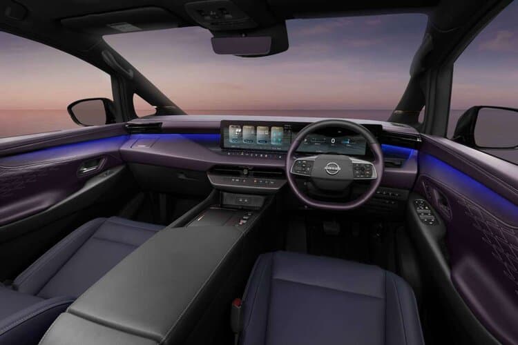 Nissan Elgrand 2026 – Khoang lái với đôi màn hình 14,3 inch