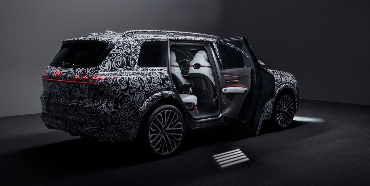 Ghế ngồi và bảng điều khiển trung tâm Audi Q9