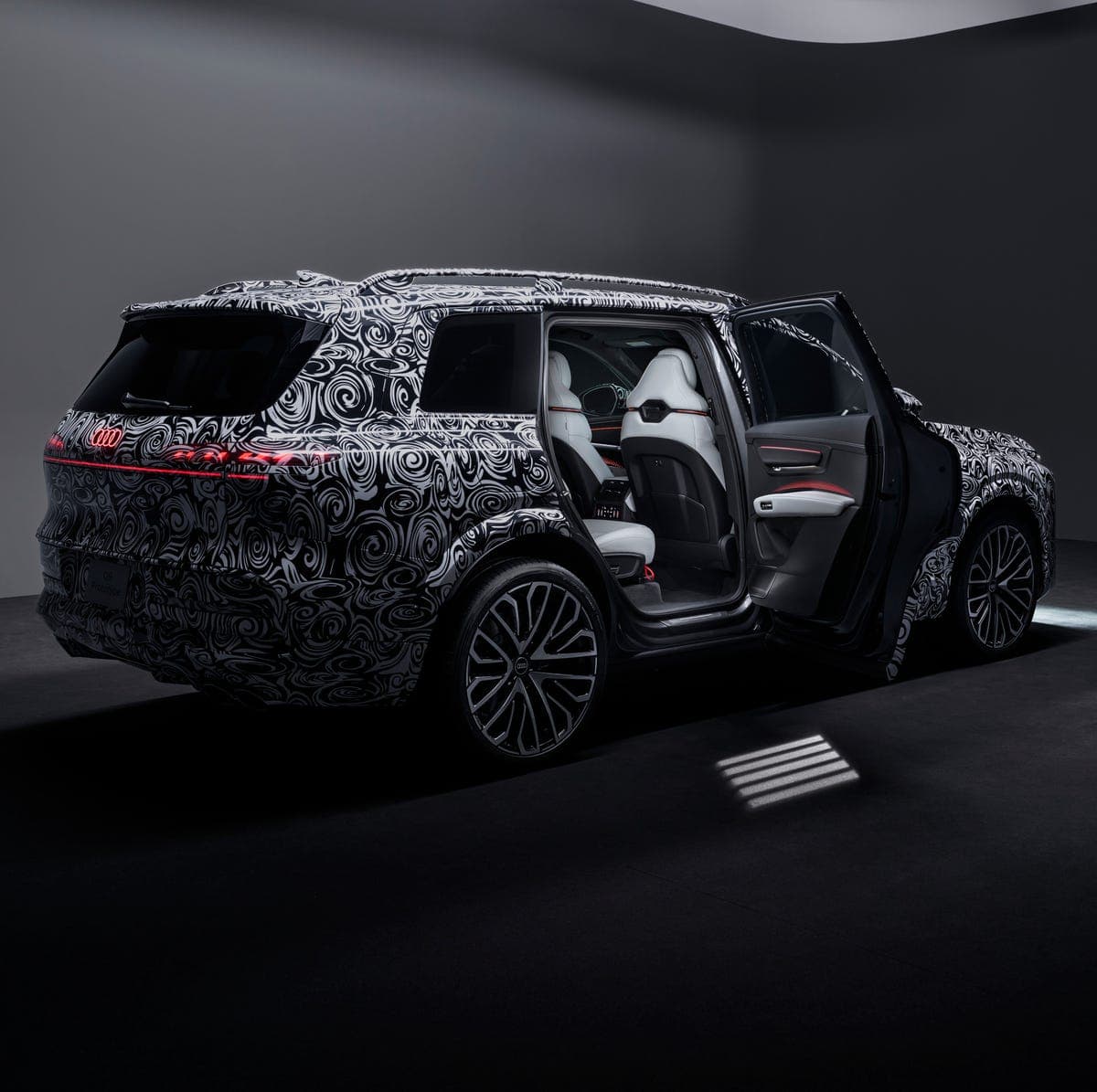 Nội thất Audi Q9 với không gian ba hàng ghế rộng rãi